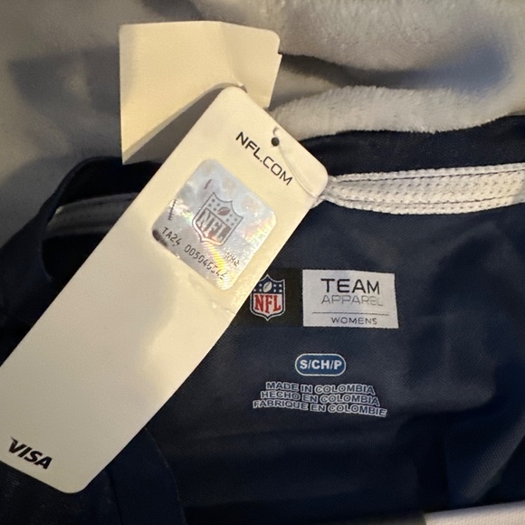 Patriots Women’s Lightweight Jersey with Sparkly Logo and Mesh Sides - Picture 5 of 5